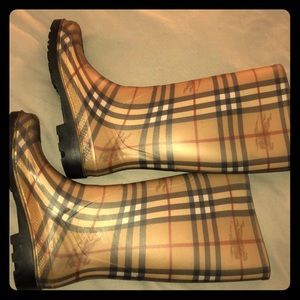 Gently worn Burberry women’s rain boots